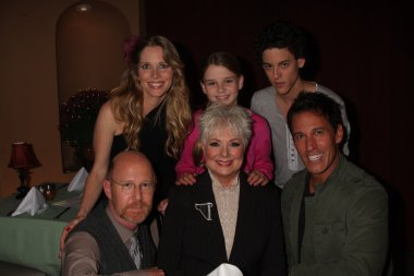 Lauralee bell, makaela johnson, zach cumer, aaron lustig, shirley jones ve dan cortese