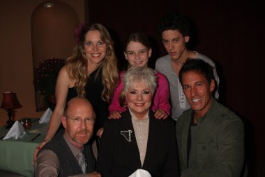 Lauralee bell, makaela johnson, zach cumer, aaron lustig, shirley jones ve dan cortese