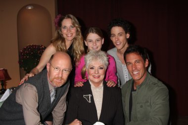 Lauralee bell, makaela johnson, zach cumer, aaron lustig, shirley jones ve dan cortese