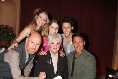 Lauralee bell, makaela johnson, zach cumer, aaron lustig, shirley jones ve dan cortese