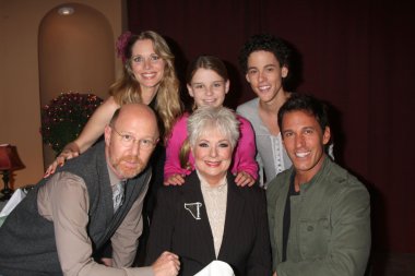 Lauralee bell, makaela johnson, zach cumer, aaron lustig, shirley jones ve dan cortese