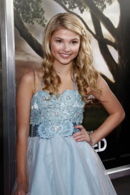 Stefanie Scott