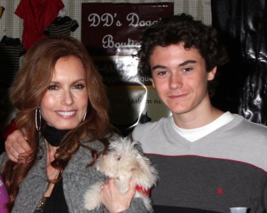 Tracey Bregman, Landon Recht