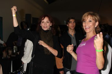 Marilu Henner, Forbes Riley