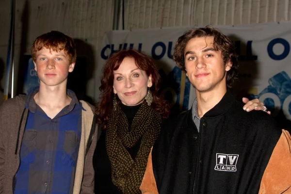 Marilu Henner, ses fils Nicholas Morgan Lieberman et Joseph Marlin Lieberman — Photo