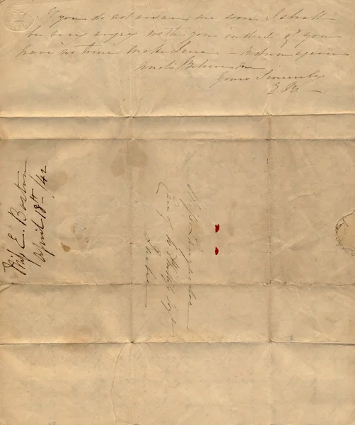 Una carta vieja con marcas de pliegue y escritura descolorida — Foto de Stock