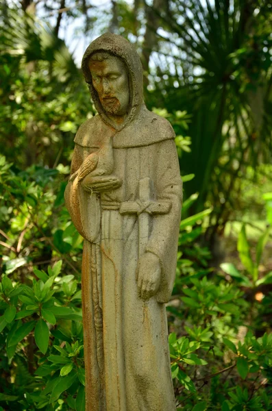 Mãe Maria vigia o jardim — Fotografia de Stock