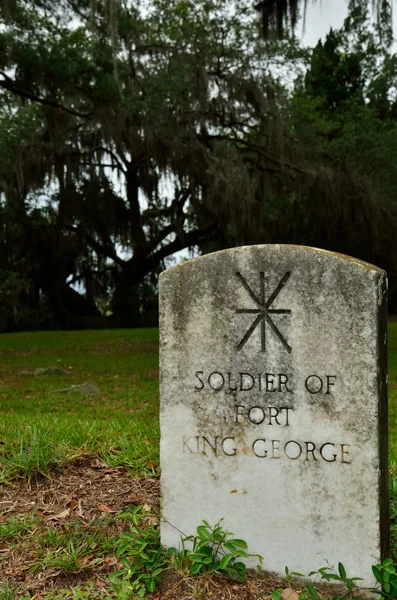 Fort King George Sitio histórico Grave Markers Imágenes de stock libres de derechos