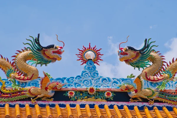 Китайский стиль украшения крыши — стоковое фото