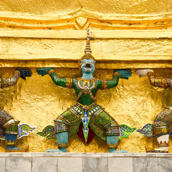 Golden garuda sculpture at Royal Palace in thai . — Stock Photo, Image