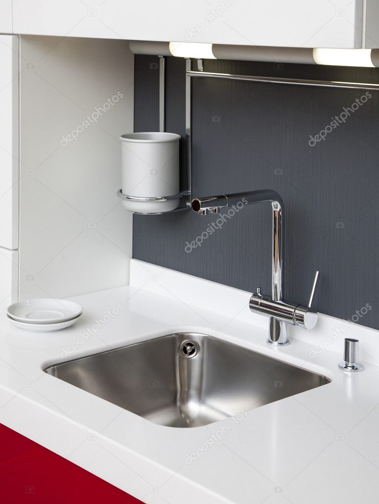 Pia Da Cozinha Moderna Com Torneira Stock Photo Maximkostenko Pia Da Cozinha Moderna Com Torneira Stock Photo Maximkostenko