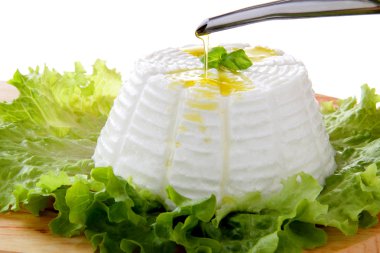 İtalyan ricotta yeşil salata sonunda fesleğen