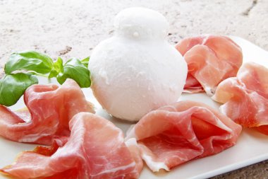 Prosciutto end mozzarella clipart