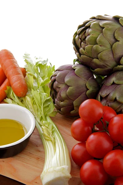Mediterranean salad with vegetables end olive oil — Stock Photo, Image
