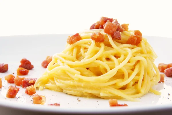 Spagetti carbonaraσπαγγέτι καρμπονάρα — Stockfoto