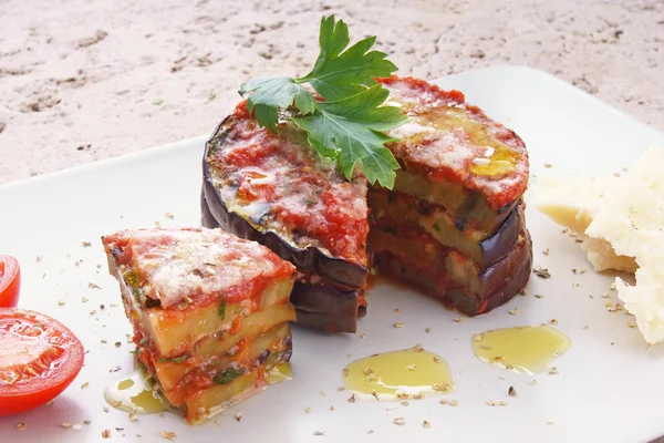 Włoski odrobina parmigiana bakłażan koniec pomidor — Zdjęcie stockowe