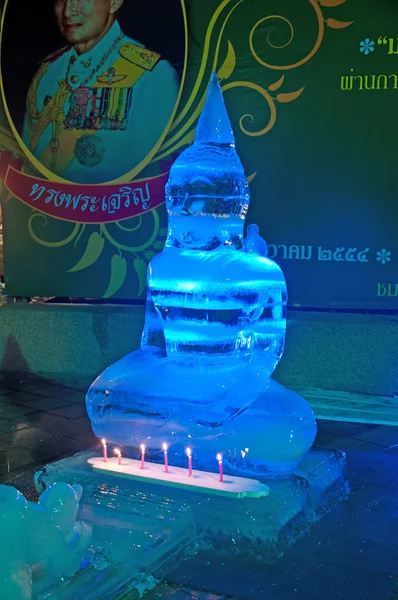 Ice skulptur av buddha — Stockfoto