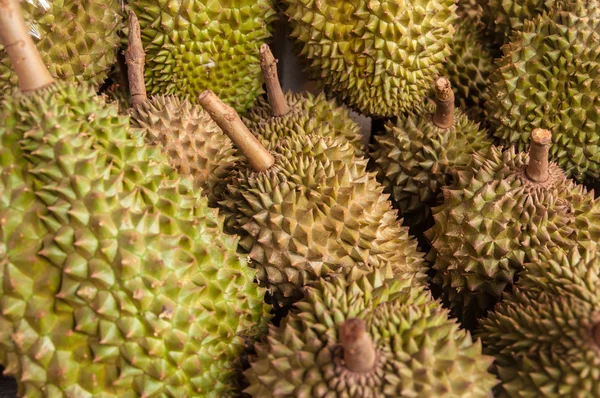 Durian in the market — Stock Photo, Image