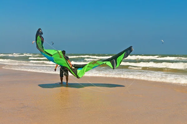 Kitesurfen oder Kite-Board, Wassersport Stockbild
