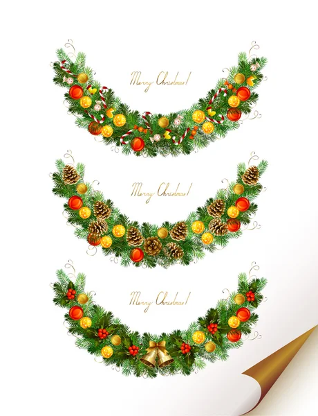 Рождественский векторный набор из трех гирлянд с елкой, вечерними балами и новогодними колоколами — стоковый вектор