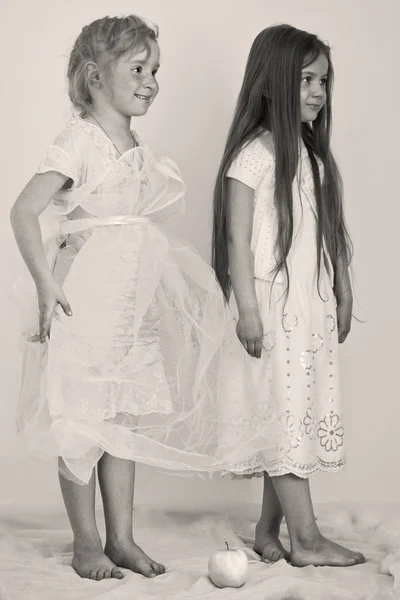 Two girls like angels — Stock Photo, Image