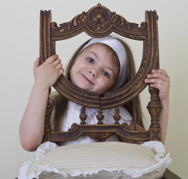 Retrato de niña encantadora divertida —  Fotos de Stock
