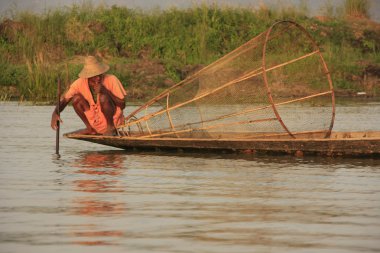 Inle lake fisherman, Shan state, Myanmar, Southeast Asia clipart