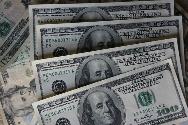 Pequena pilha de dinheiro americano — Fotografia de Stock