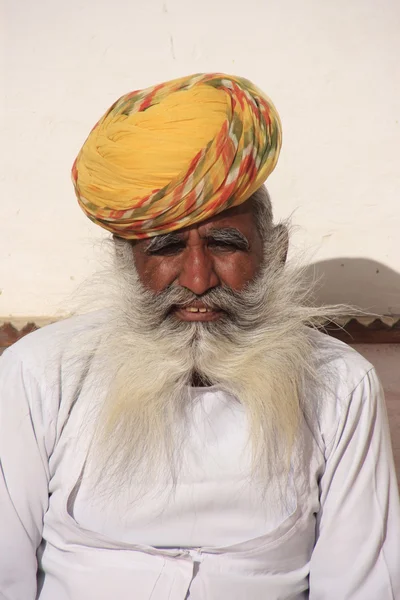 Porträtt av gamla indiska man — Stockfoto