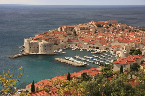 O porto velho em Dubrovnik, Croácia — Fotografia de Stock