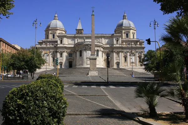 Basílica de Santa María la Mayor con cielo azul, Roma, Italia —  Fotos de Stock
