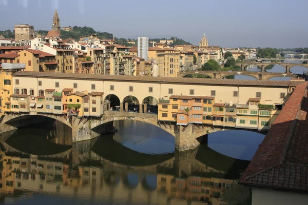 Мост Понте Веккьо, Флоренция, Италия — стоковое фото