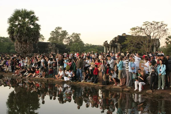Fotografiando el amanecer en Angkor Wat, Siem Reap, Camboya — Foto de Stock