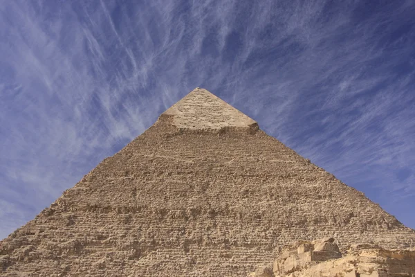 Piramida Chefrena błękitne niebo i chmury, caori, Egipt — Zdjęcie stockowe