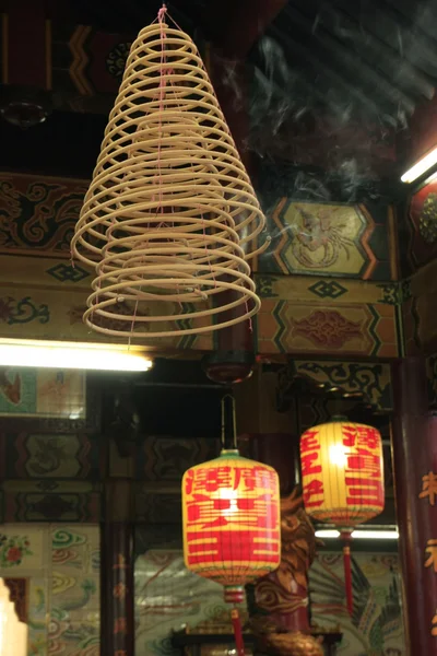Interior de China budista templo, bandar seri begawan, brunei, asia Sur-Oriental — Stockfoto