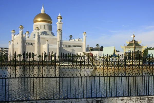 Sultan omar ali saifudding moskee, bandar seri begawan, brunei, Zuidoost-Azië — Stockfoto