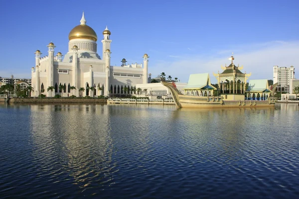 スルタン オマール アリ saifudding モスク、バンダル スリ ブガワン, ブルネイ, 東南アジア — ストック写真
