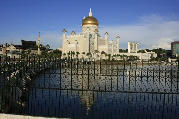 Mezquita Sultan Omar Ali Saifudding, Bandar Seri Begawan, Brunei, Sudeste Asiático — Foto de Stock