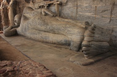 Buda uzanmış oyulmuş kaya, polonnaruwa, sri lanka