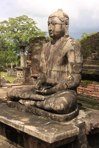 Statue of Buddha in ancient temple, Polonnaruwa, Sri Lanka — Stock Photo, Image