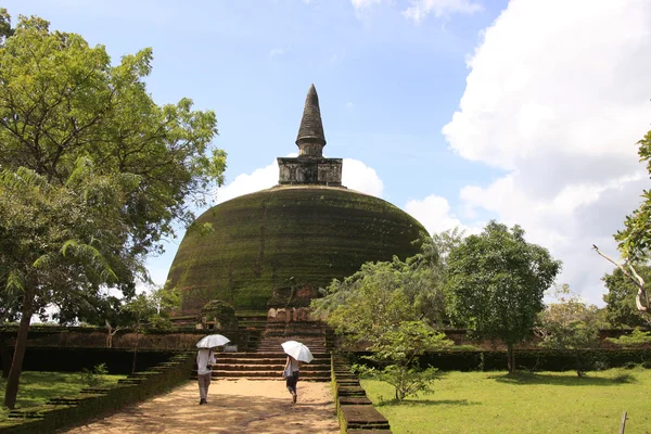 Rankot Vihara (Golden Pinnacle Dagoba), Polonnaruwa, Sri Lanka — Stock Photo, Image