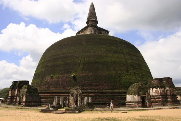 Rankot vihara (szczyt złoty dagoba), polonnaruwa, sri lanka — Zdjęcie stockowe