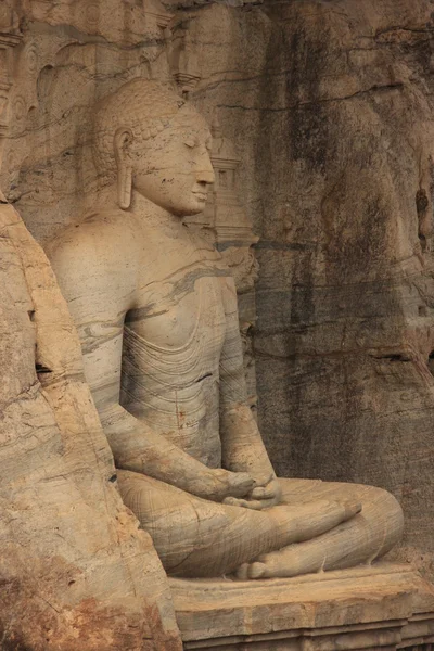 Statue of Buddha carved from a rock, Polonnaruwa, Sri Lanka — Stock Photo, Image