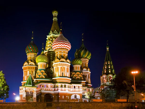 De kathedraal van vasili blazeny in Moskou — Stockfoto