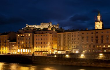 Günbatımında Salzburg city center