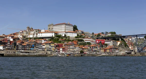 Porto a partir do rio Duoro, Portugal — Fotografia de Stock
