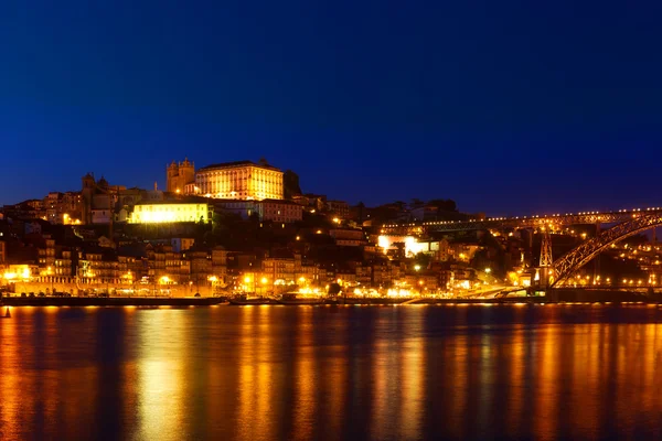 在晚上，葡萄牙波尔图 — 图库照片