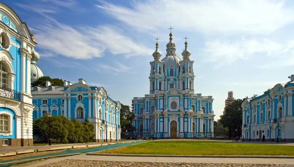 The Smolni Cathedral in St Petersburg — Stock Photo, Image