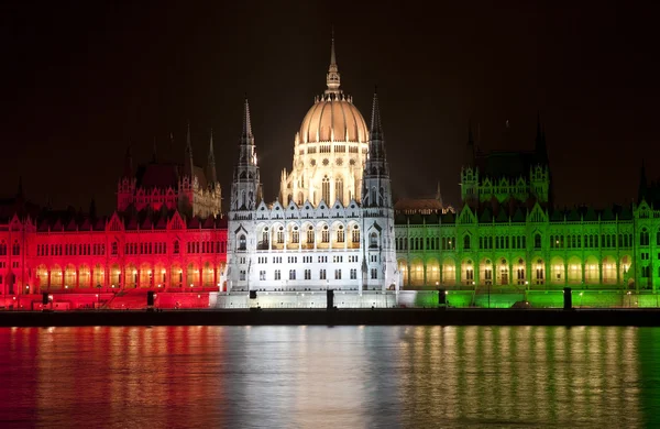 The hungarian parliament with special lighting — Stock Photo, Image