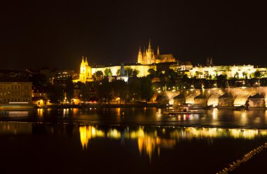 Prag Kalesi, gece